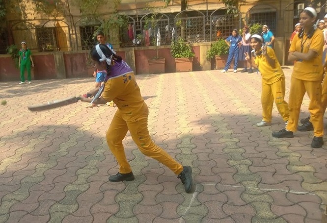 Girls-cricket-match