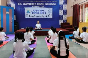 YOGA ASANAS AND ITS IMPORTANCE FOR A HEALTHY LIVING